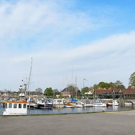 Holiday home 5 Person Holiday In Faxe Ladeplads